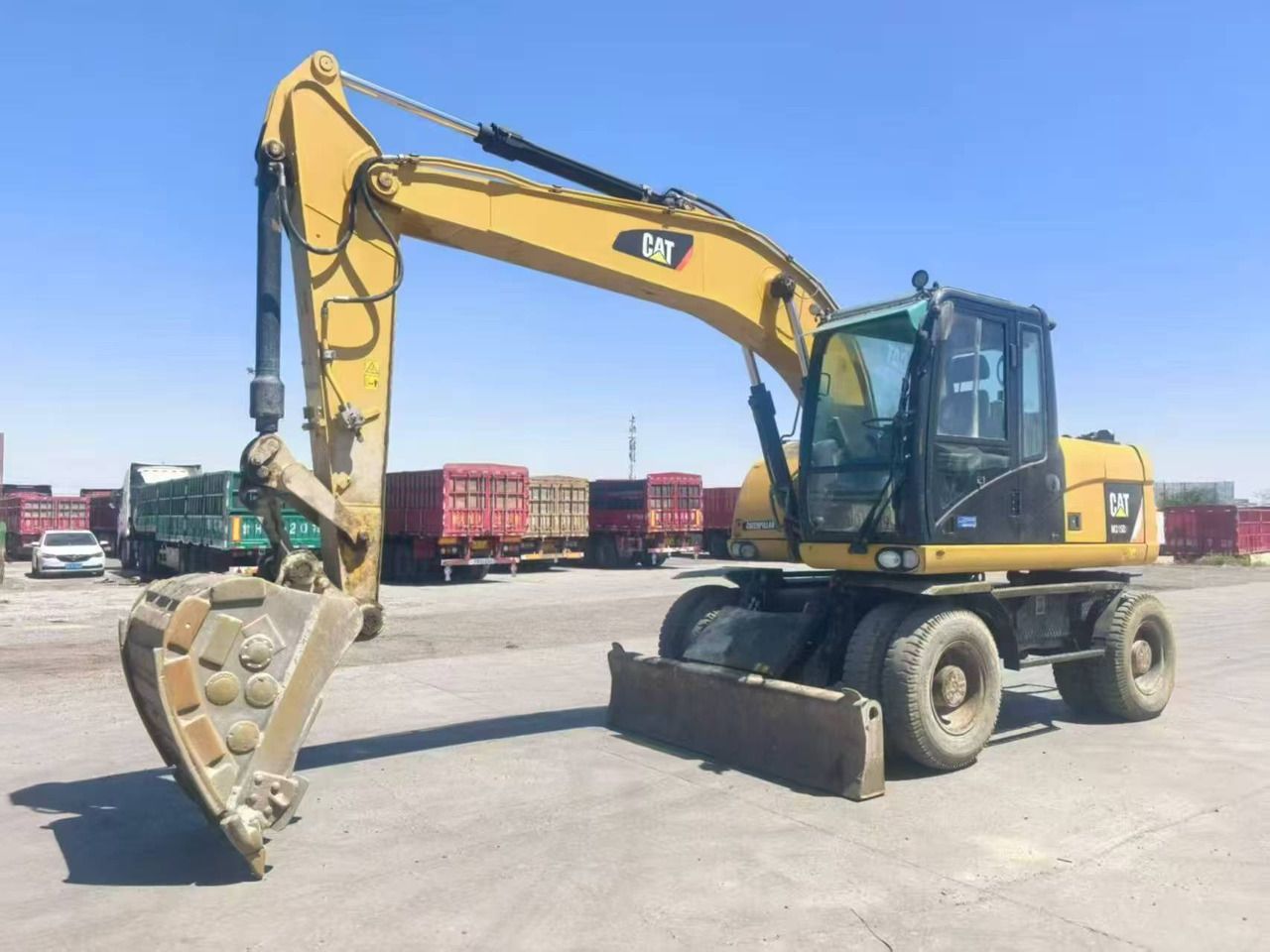 2020 Caterpillar M315D2 wheel excavator, side profile view