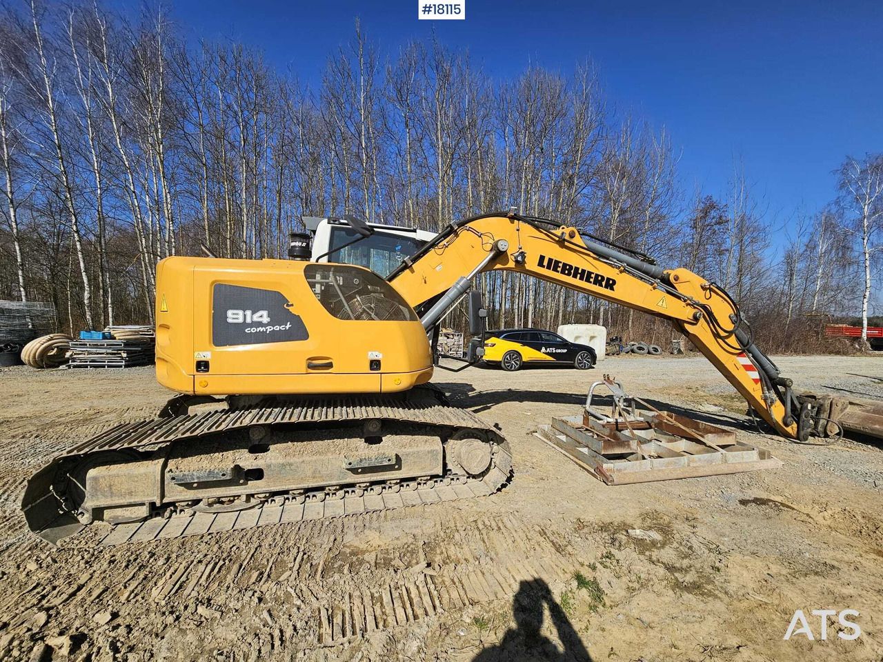 2016 Liebherr R914 Compact crawler excavator, side view