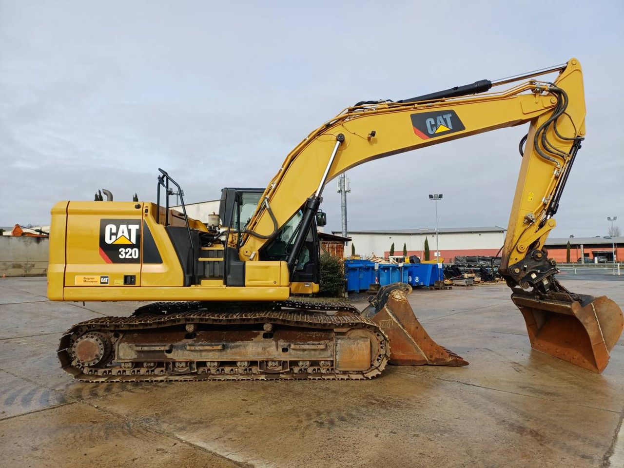 2019 Caterpillar 320 crawler excavator, side profile view