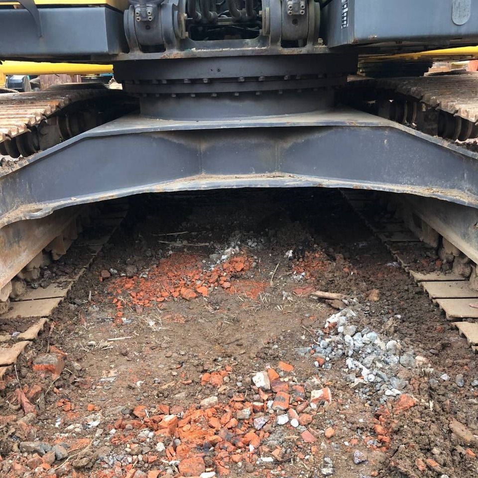 2023 Volvo EC210B crawler excavator undercarriage view 2023 Volvo EC210B crawler excavator undercarriage view