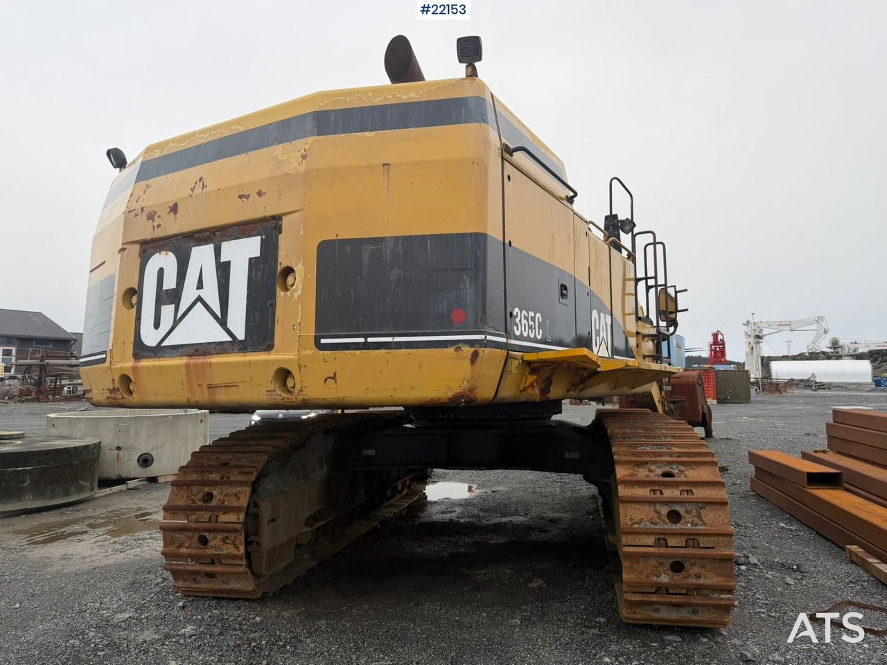 2006 Caterpillar 365C excavator rear view 2006 Caterpillar 365C excavator rear view