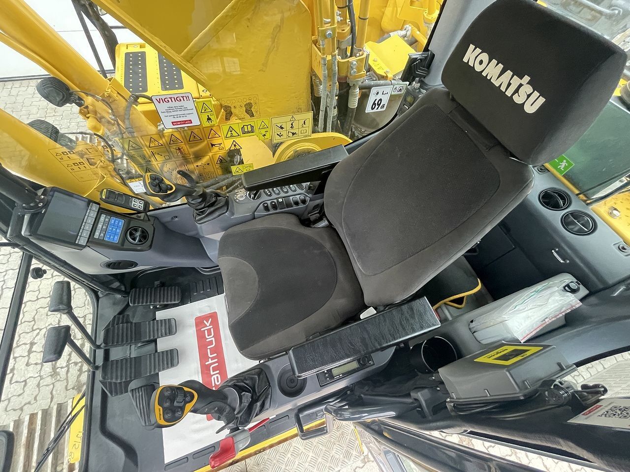 2024 Komatsu HB365LC-3EO crawler excavator cab interior 2024 Komatsu HB365LC-3EO crawler excavator cab interior
