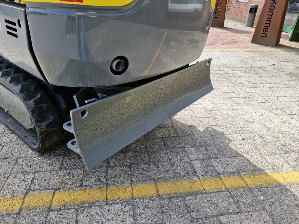 2023 Wacker Neuson ET16 mini excavator back view with blade 2023 Wacker Neuson ET16 mini excavator back view with blade