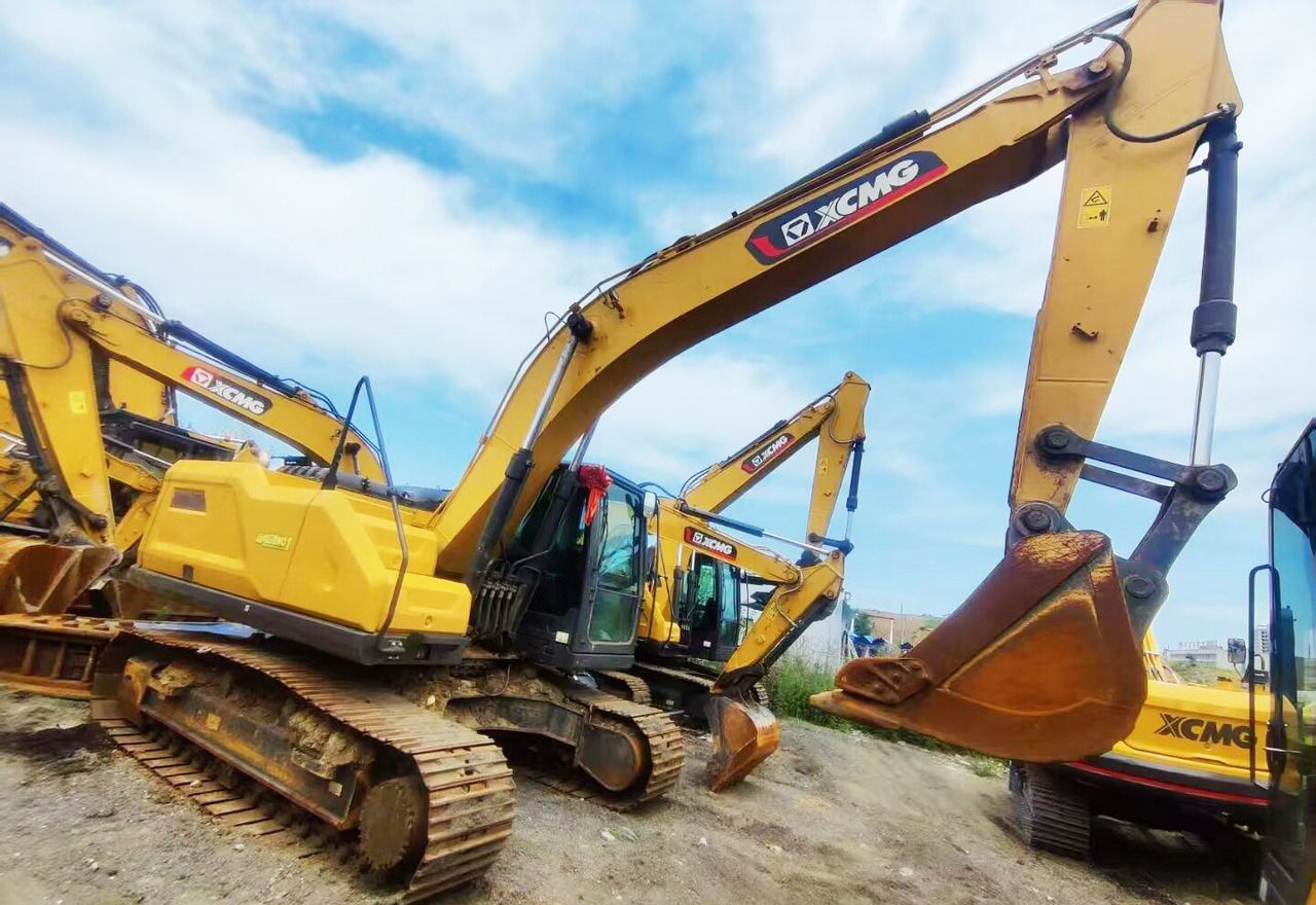 2024 XCMG XE200GH crawler excavator, side view 2024 XCMG XE200GH crawler excavator, side view