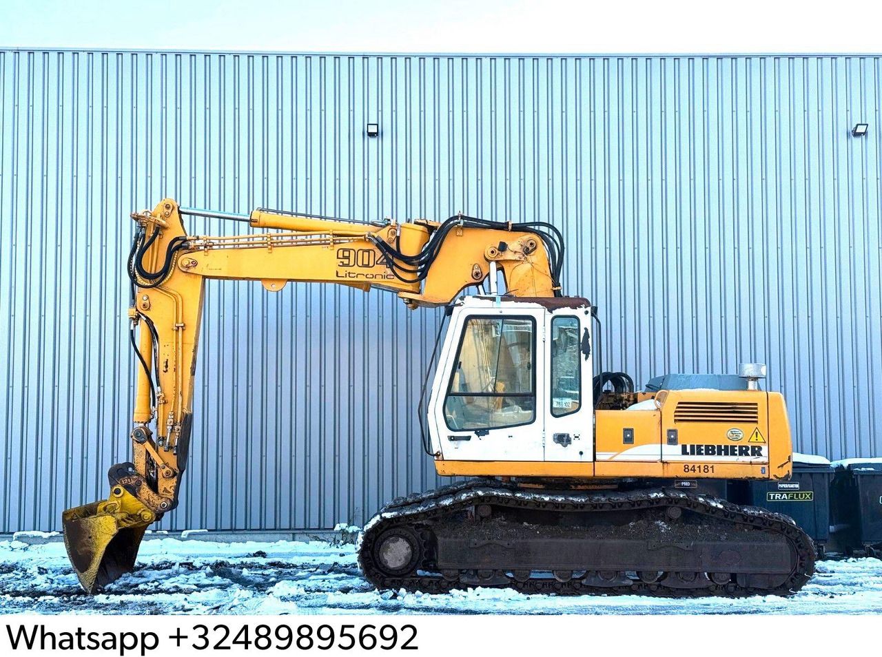 1999 Liebherr R 904 Litronic crawler excavator, side profile view 1999 Liebherr R 904 Litronic crawler excavator, side profile view