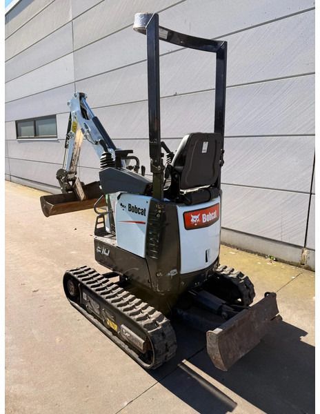 2020 Bobcat E10Z mini excavator, rear three-quarter view 2020 Bobcat E10Z mini excavator, rear three-quarter view
