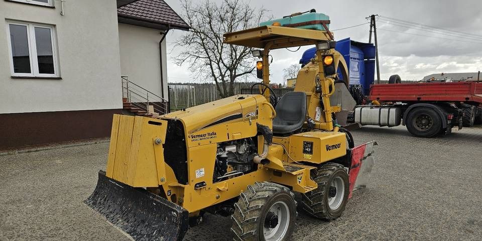 2017 Vermeer RTX450 wheel excavator, front three-quarter view
