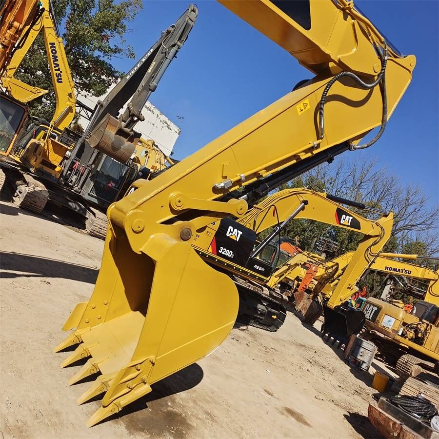 2024 Caterpillar 320D2 Raupenbagger, Nahaufnahme von Löffel und Ausleger