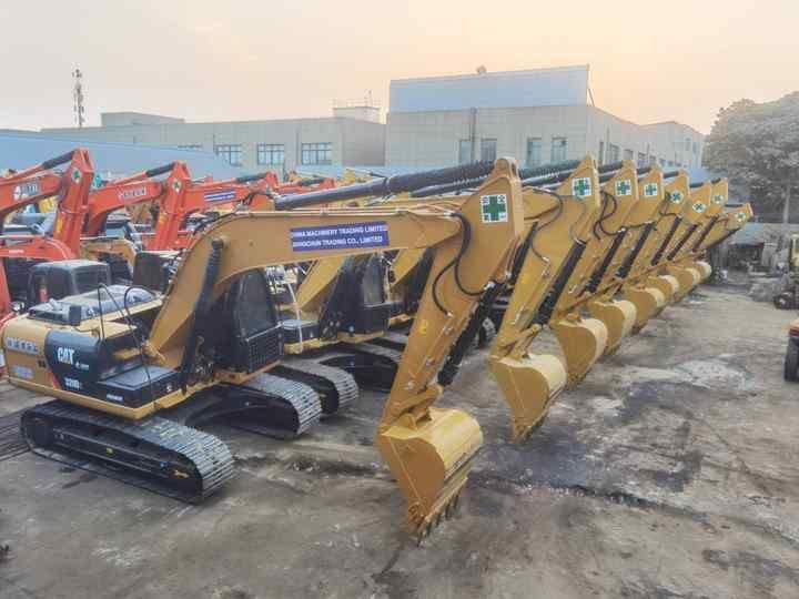 Escavadora de rastos Caterpillar 320D2 de 2024, vista lateral Escavadora de rastos Caterpillar 320D2 de 2024, vista lateral