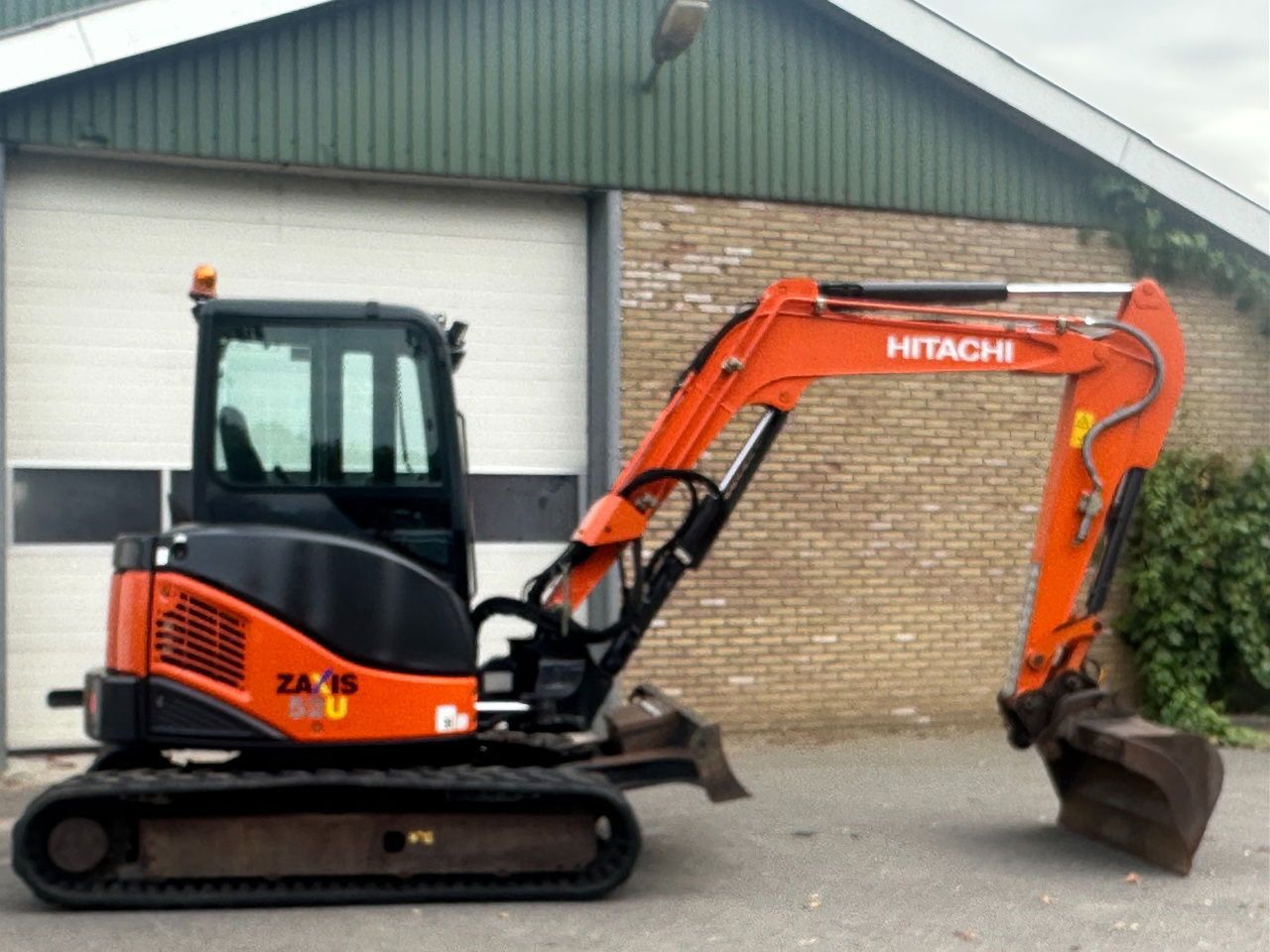 2011 Hitachi Zaxis 52U mini excavator, side view 2011 Hitachi Zaxis 52U mini excavator, side view