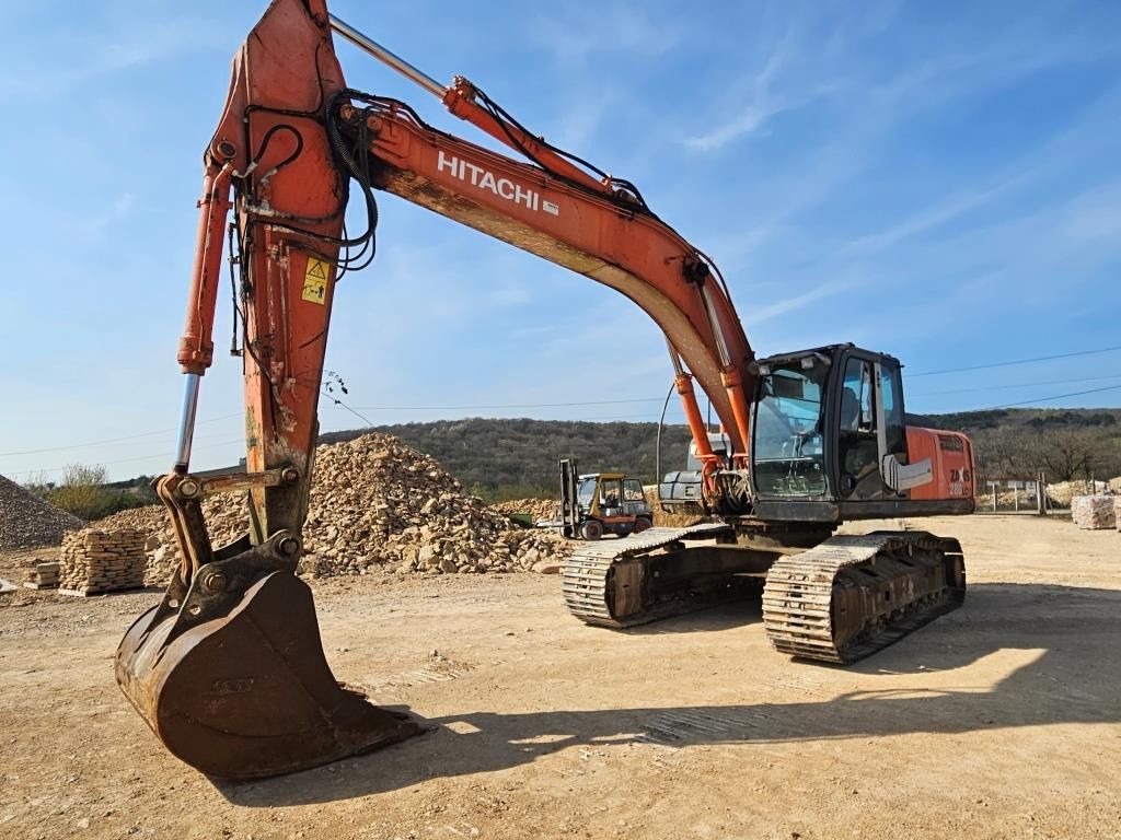2008 Hitachi ZX280 LCN-3 crawler excavator, front three-quarter view 2008 Hitachi ZX280 LCN-3 crawler excavator, front three-quarter view