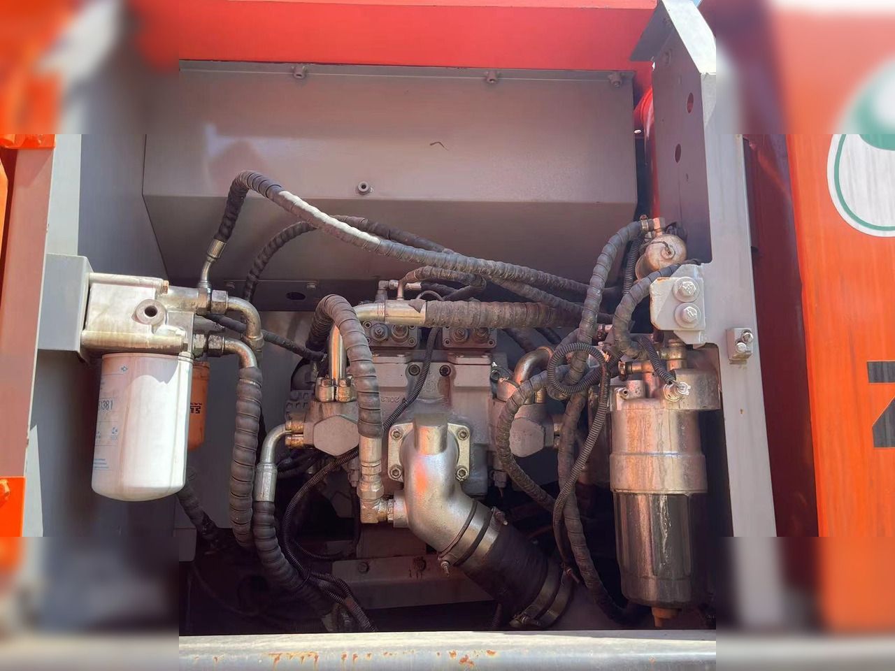 2020 Hitachi ZX200-3G crawler excavator engine compartment view 2020 Hitachi ZX200-3G crawler excavator engine compartment view