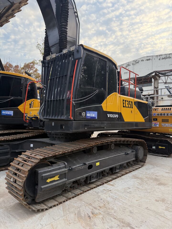 2026 Volvo EC350D crawler excavator, front three-quarter view