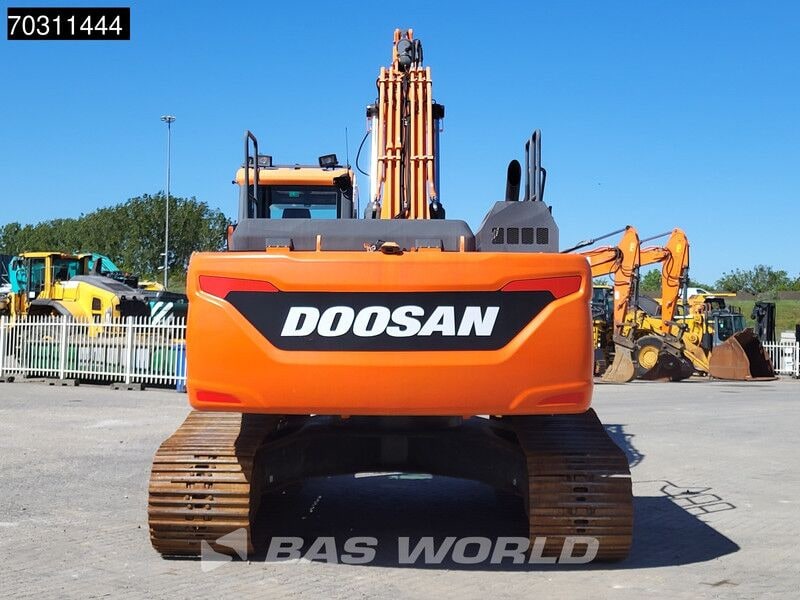 2016 Doosan DX255LC-5 crawler excavator, rear view 2016 Doosan DX255LC-5 crawler excavator, rear view