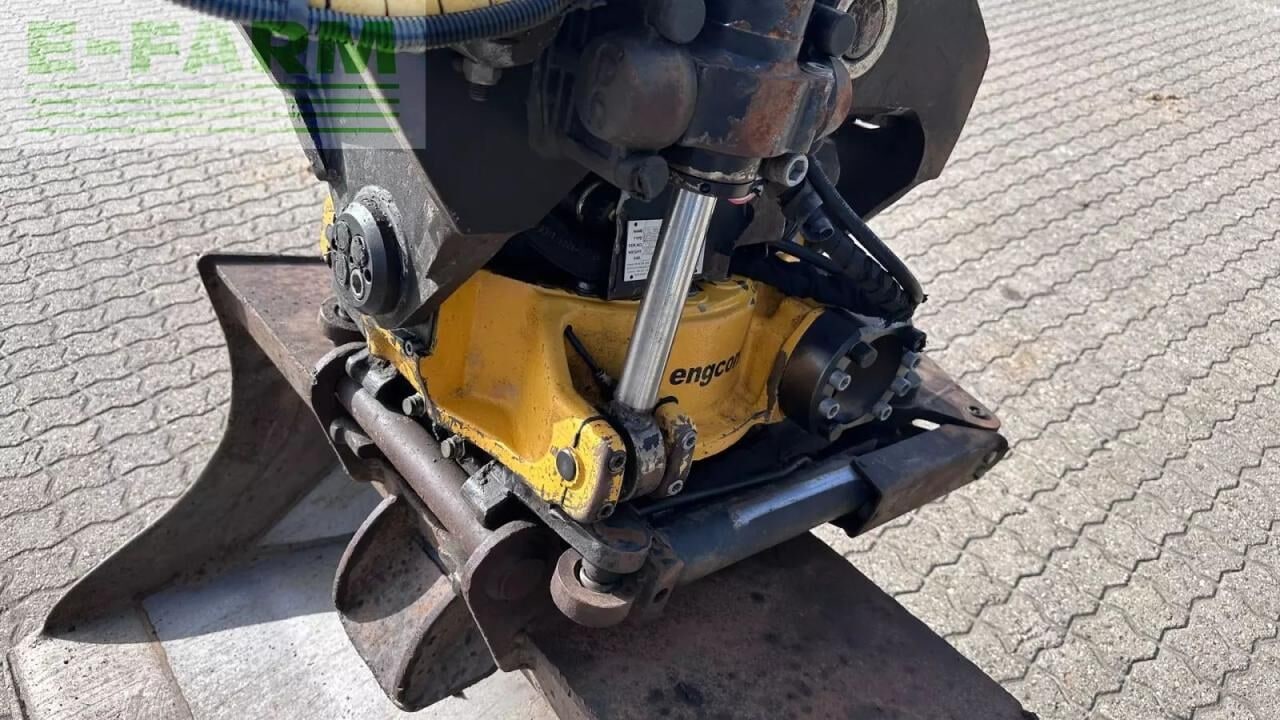 2018 Yanmar SV100 crawler excavator Engcon tiltrotator attachment 2018 Yanmar SV100 crawler excavator Engcon tiltrotator attachment