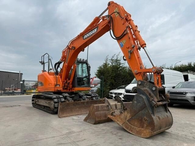 2014 Doosan DX140LCR-3 crawler excavator, front three-quarter view