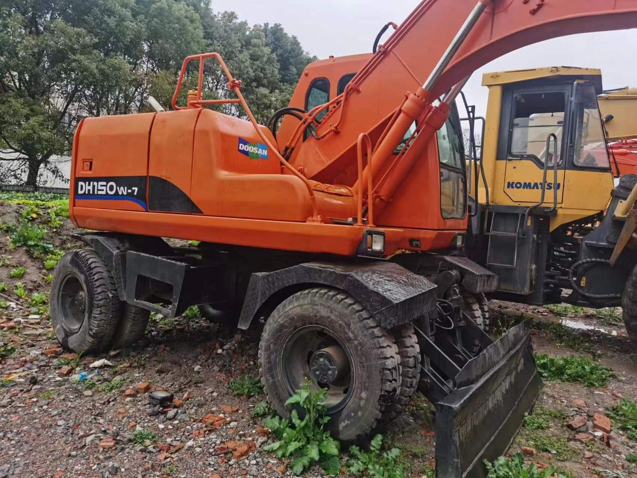 2018 Doosan DH150W-7 wheel excavator, rear three-quarter view