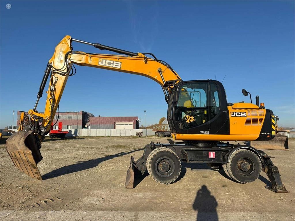 2016 JCB JS175W T4I wheel excavator, side view 2016 JCB JS175W T4I wheel excavator, side view