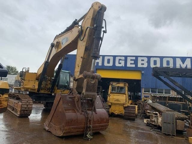 2010 Caterpillar 385CL crawler excavator, front three-quarter view
