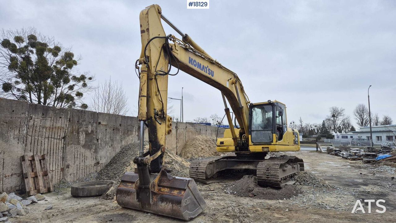 2006 Komatsu PC240LC-8 crawler excavator, side view 2006 Komatsu PC240LC-8 crawler excavator, side view