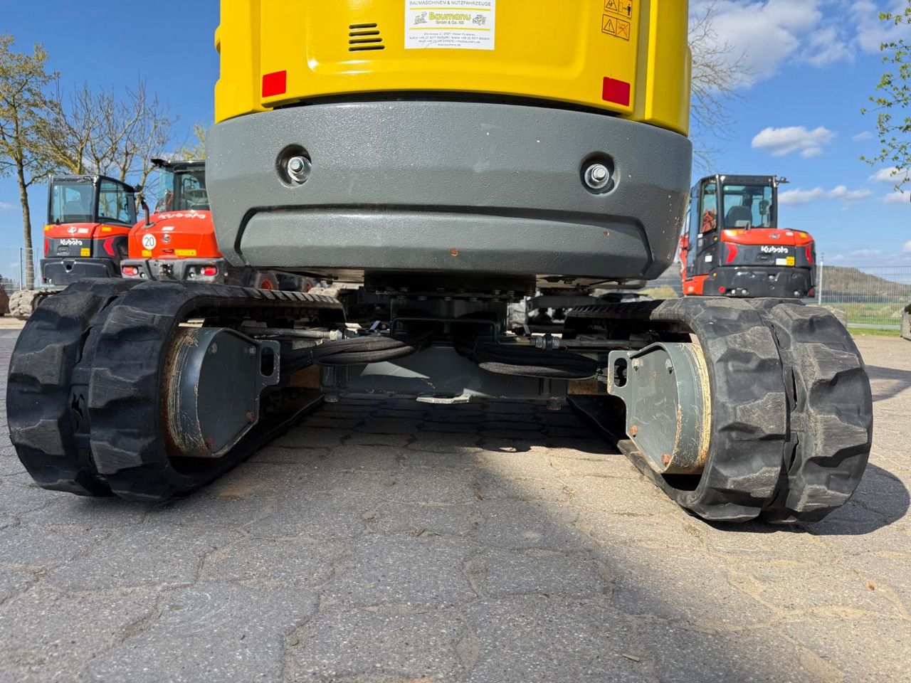 2022 Wacker Neuson EZ17E mini excavator rear view 2022 Wacker Neuson EZ17E mini excavator rear view