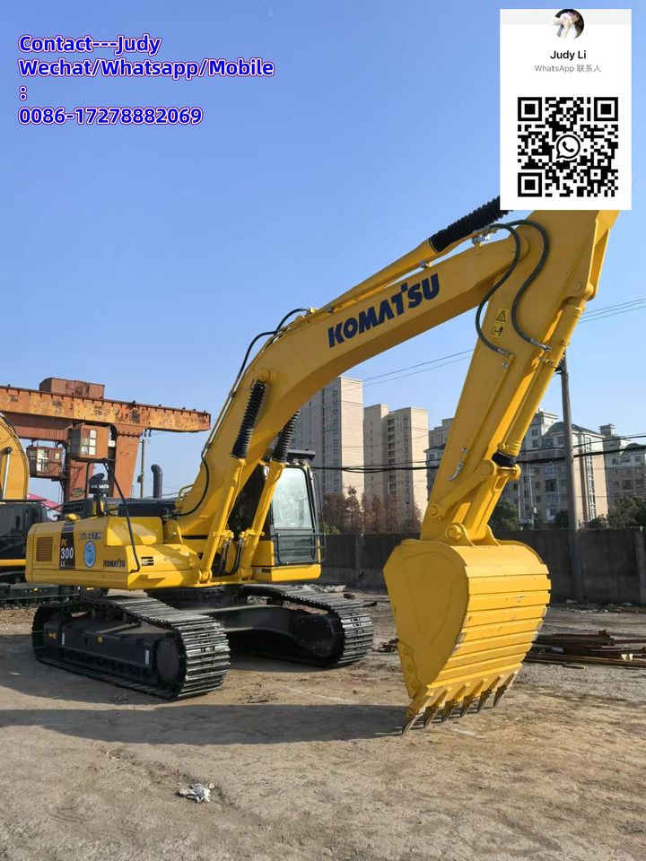 2021 Komatsu PC300-8 crawler excavator, side view 2021 Komatsu PC300-8 crawler excavator, side view