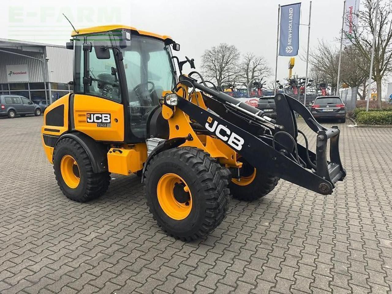 2023 JCB 407 wheel loader, front three-quarter view 2023 JCB 407 wheel loader, front three-quarter view
