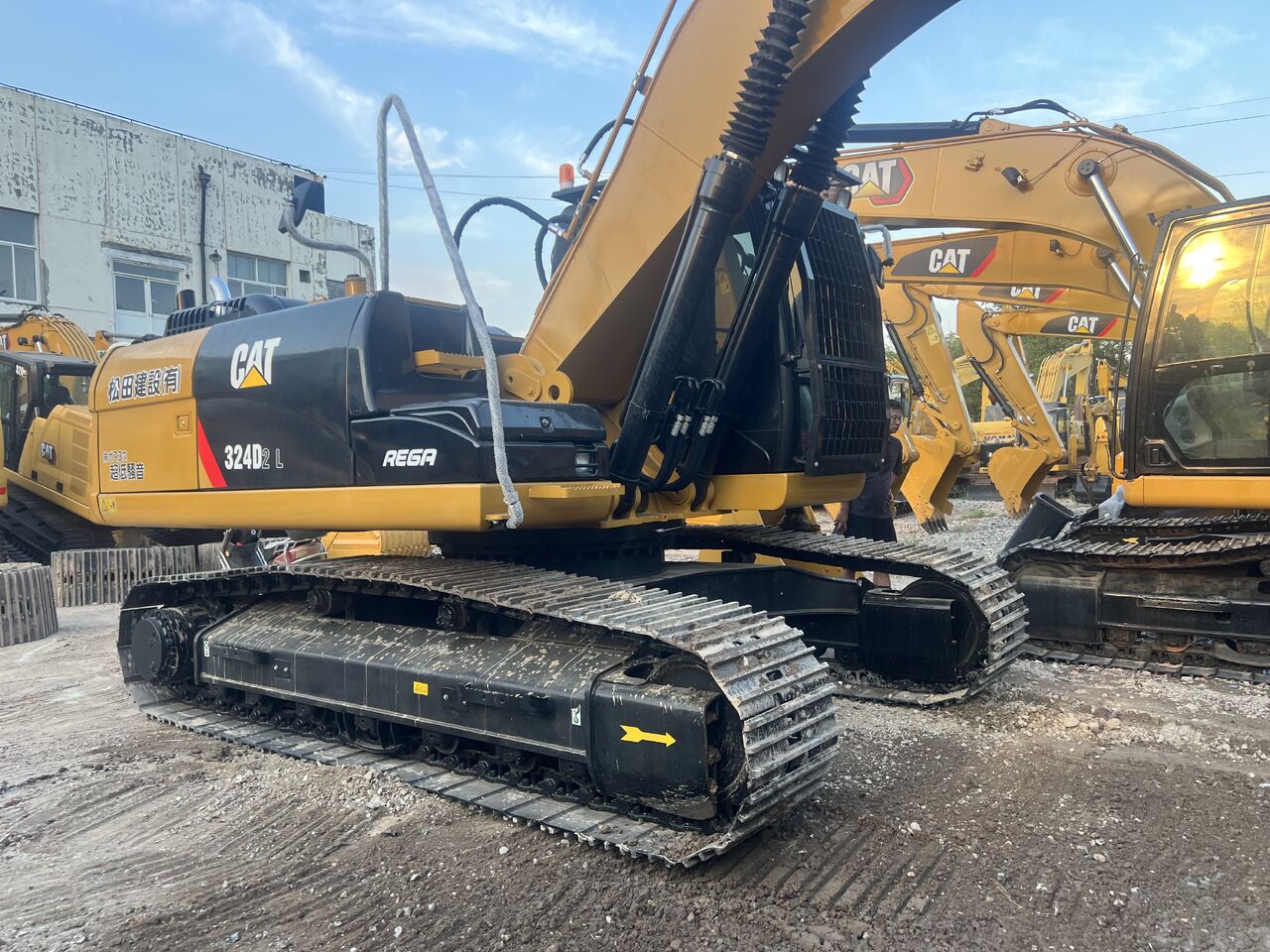 2025 Caterpillar 324D2 L crawler excavator, side view 2025 Caterpillar 324D2 L crawler excavator, side view