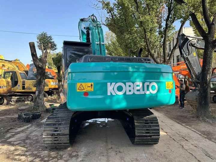 2016 Kobelco SK200-8 crawler excavator, rear view 2016 Kobelco SK200-8 crawler excavator, rear view