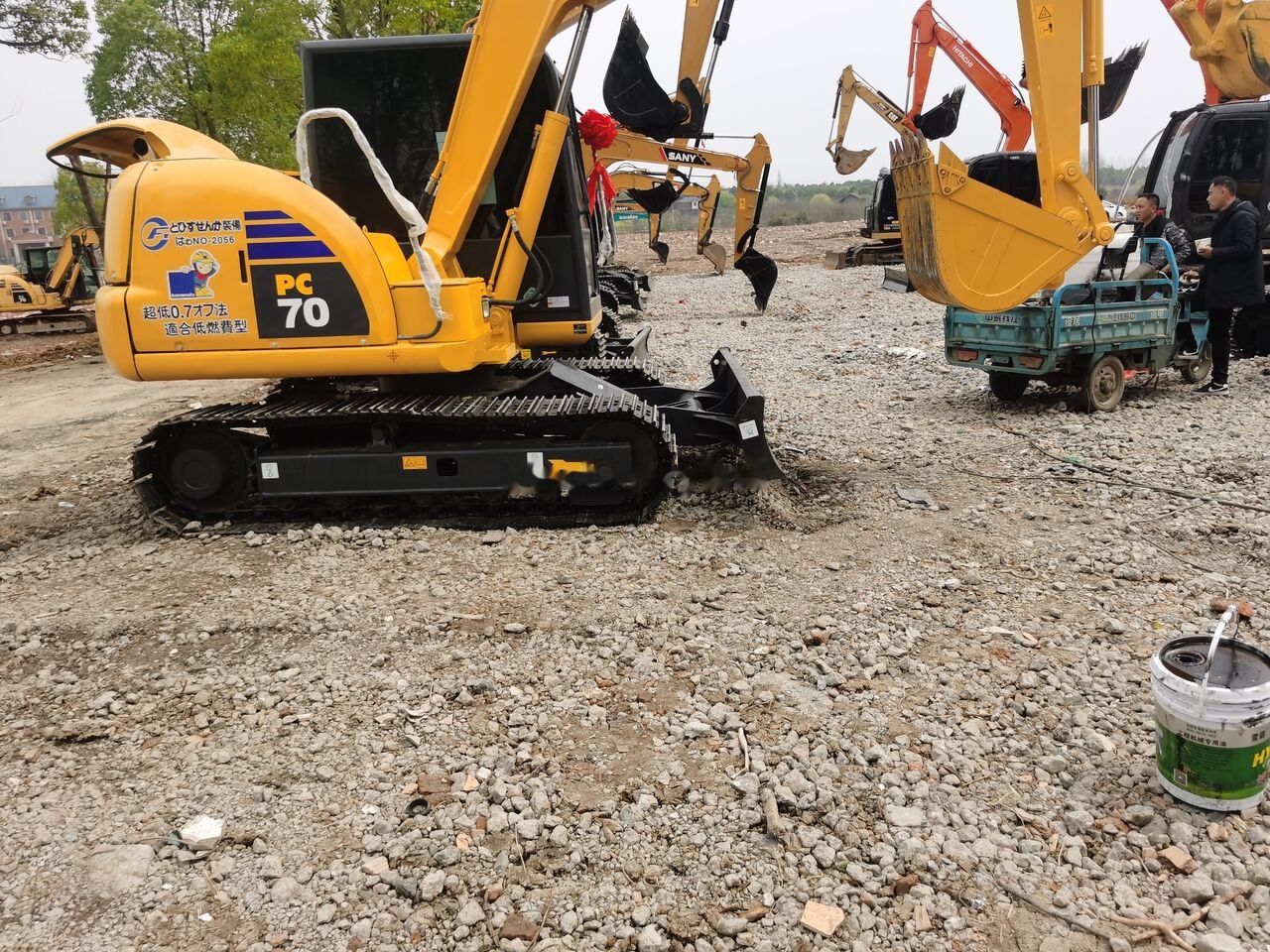 2021 Komatsu PC70-8 mini excavator side view 2021 Komatsu PC70-8 mini excavator side view