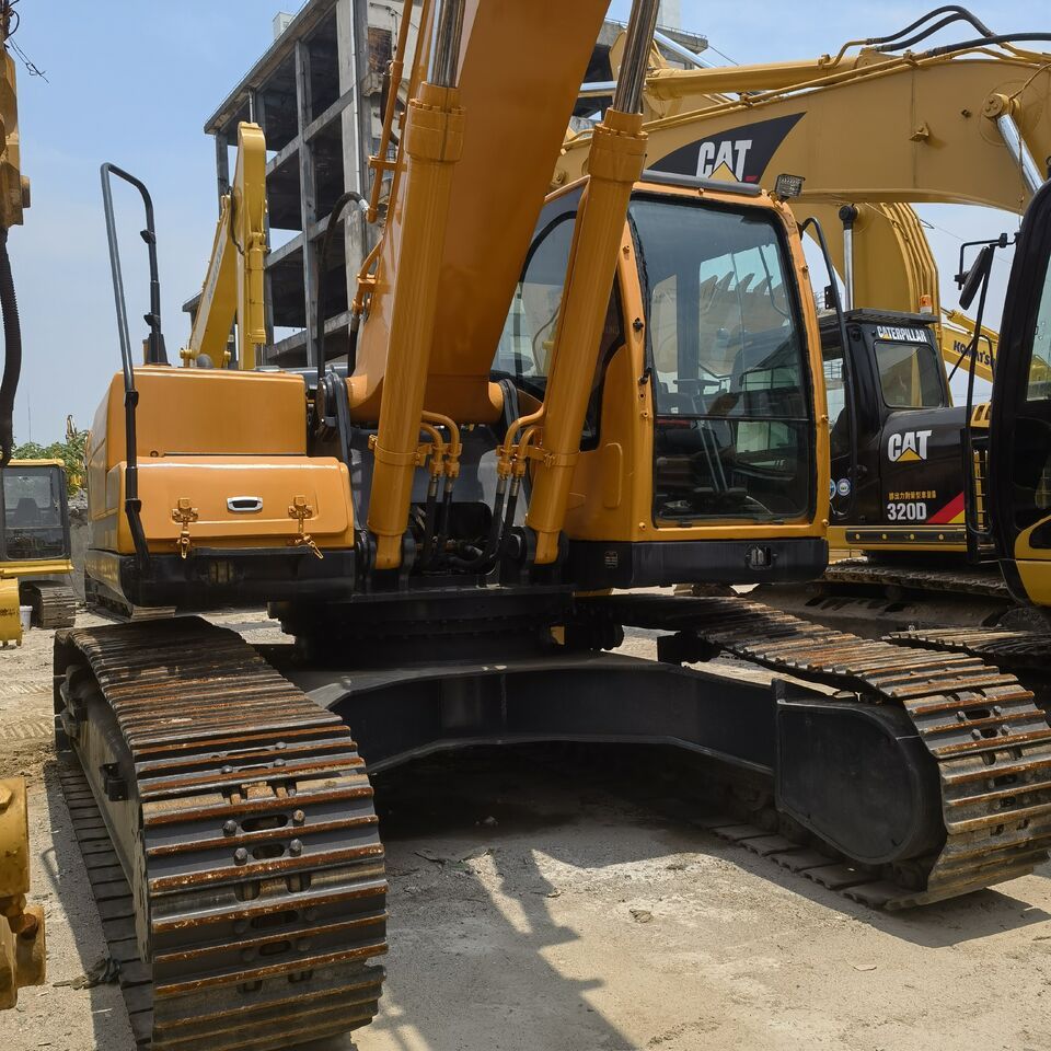 2023 Hyundai R305LC-9 crawler excavator, front three-quarter view 2023 Hyundai R305LC-9 crawler excavator, front three-quarter view