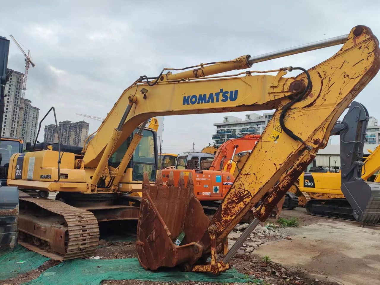 2018 Komatsu PC300-7 crawler excavator, side view