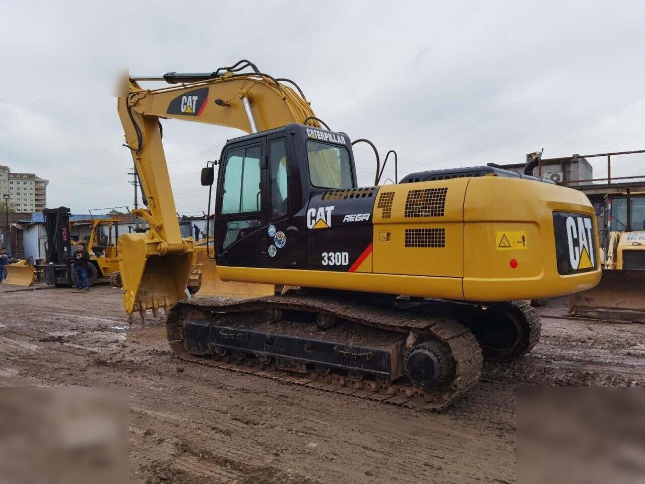 2017 Caterpillar 330D crawler excavator, rear three-quarter view 2017 Caterpillar 330D crawler excavator, rear three-quarter view