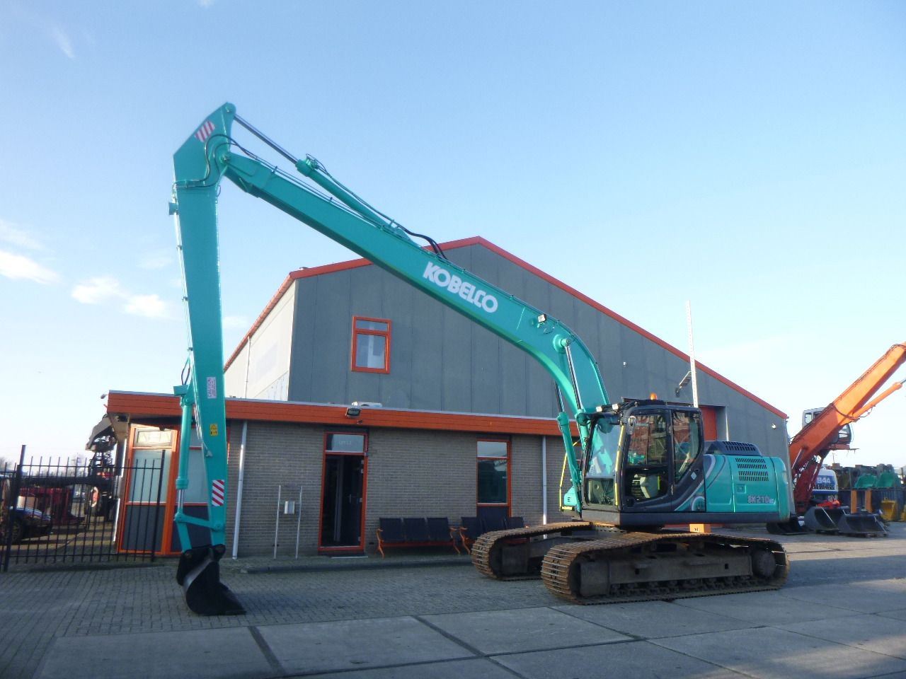 2019 Kobelco SK210LC-10E crawler excavator, side profile view