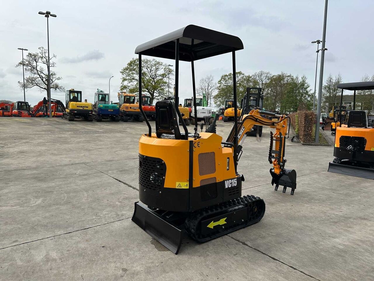 2025 Vicsec VC15-Y mini excavator, rear three-quarter view 2025 Vicsec VC15-Y mini excavator, rear three-quarter view