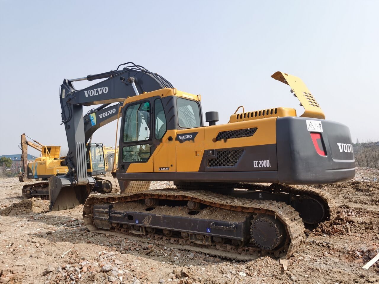 Volvo EC290DL crawler excavator, rear three-quarter view Volvo EC290DL crawler excavator, rear three-quarter view