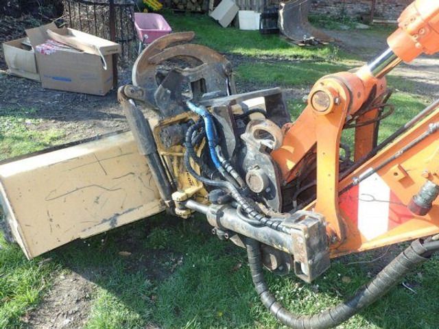 2014 Hitachi ZX140W-5 wheel excavator attachment detail