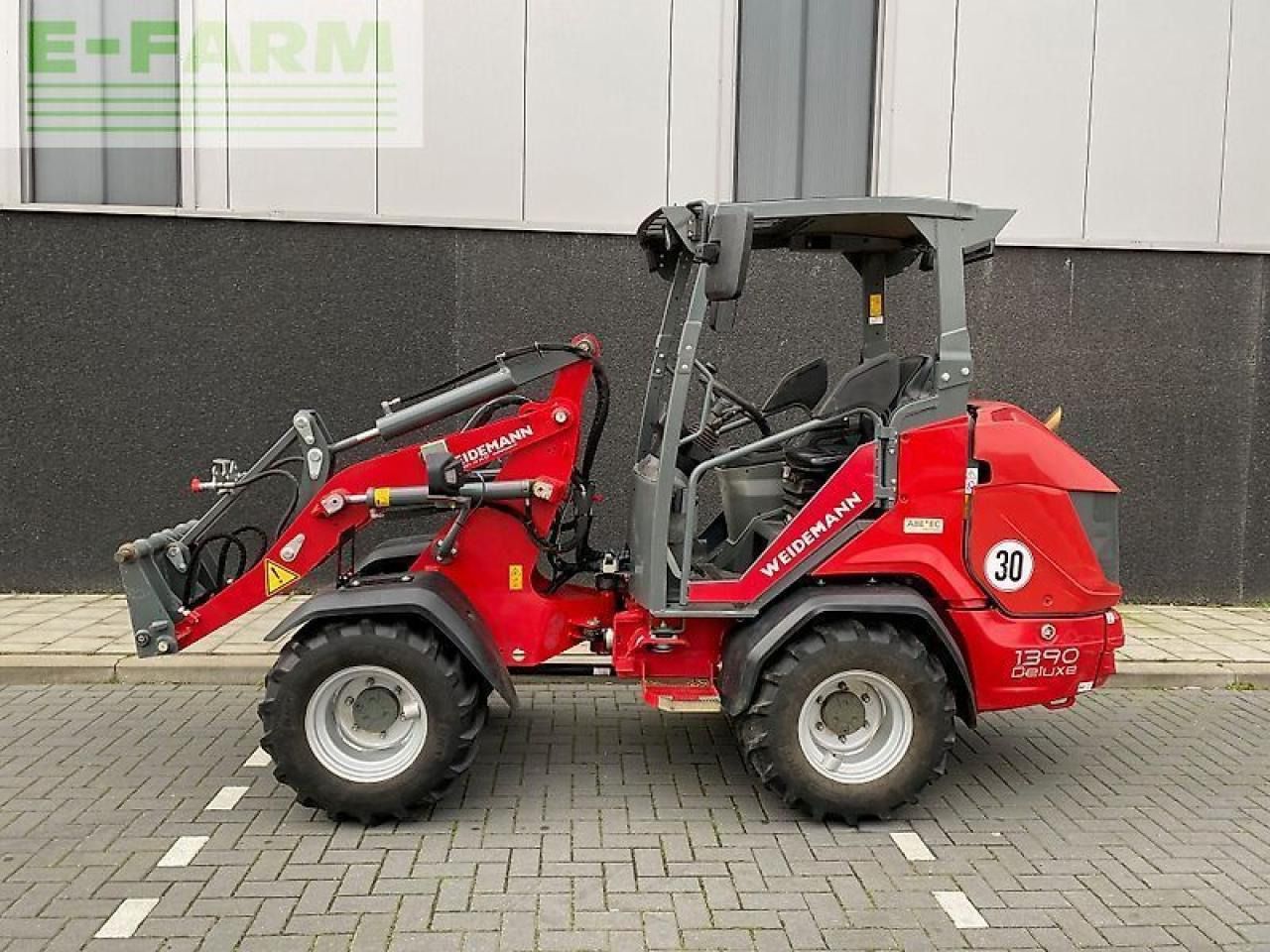 2021 Weidemann 1390 DELUXE wheel loader, side view 2021 Weidemann 1390 DELUXE wheel loader, side view