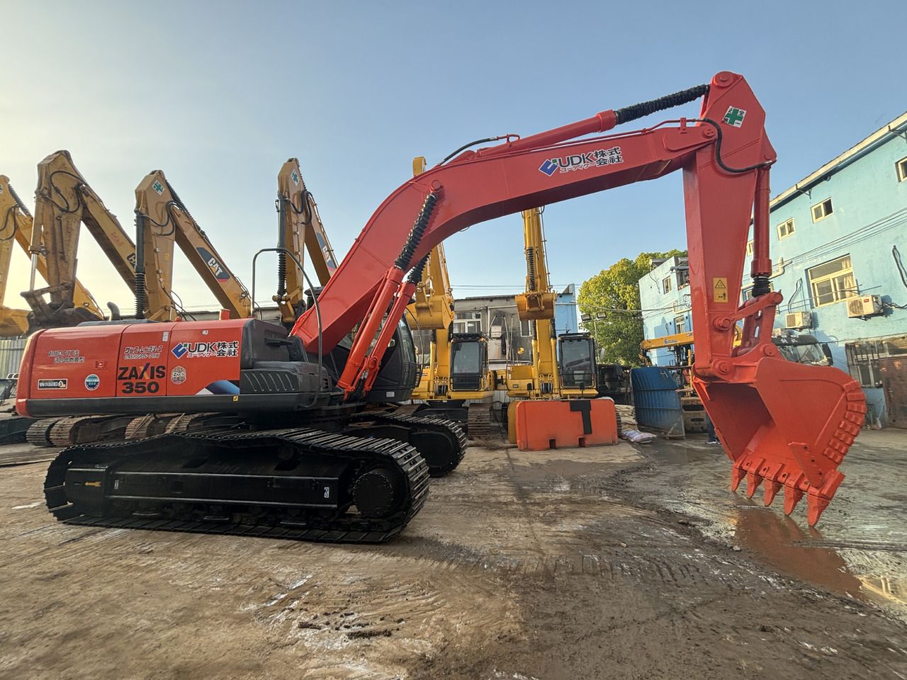 2024 Hitachi Zaxis 350 crawler excavator, side profile view 2024 Hitachi Zaxis 350 crawler excavator, side profile view
