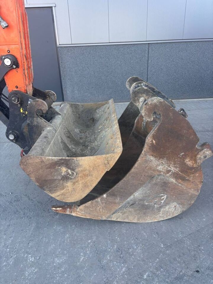 2019 Doosan DX140W-5 wheel excavator bucket attachment view 2019 Doosan DX140W-5 wheel excavator bucket attachment view