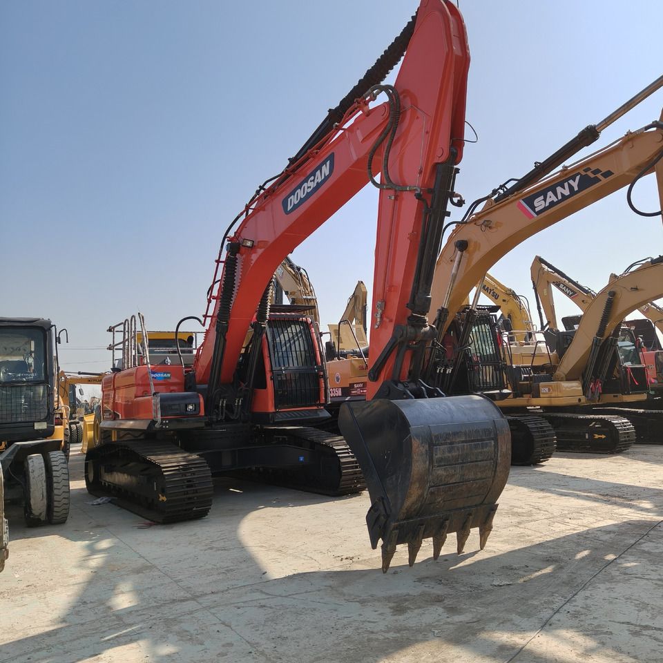 Escavatore Cingolato Doosan DX300LC-9C Escavatore Cingolato Doosan DX300LC-9C