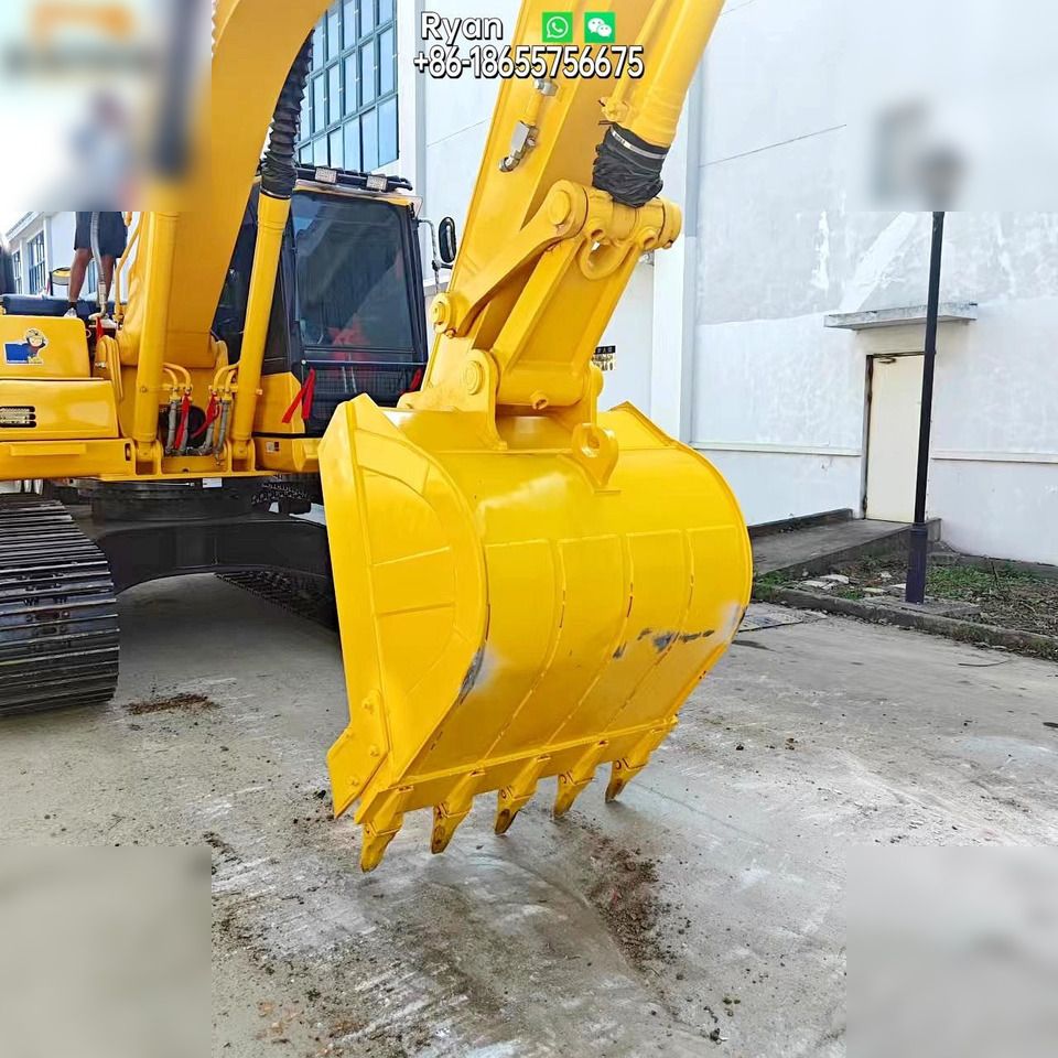 Escavatore cingolato Komatsu PC220-8 del 2023, vista benna Escavatore cingolato Komatsu PC220-8 del 2023, vista benna