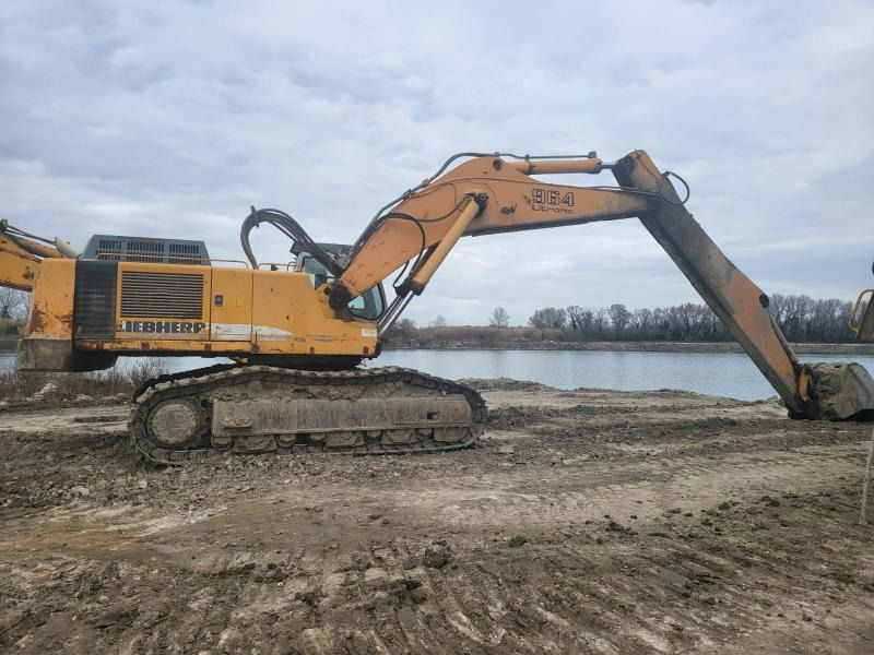2006 Liebherr R964B crawler excavator, side profile view