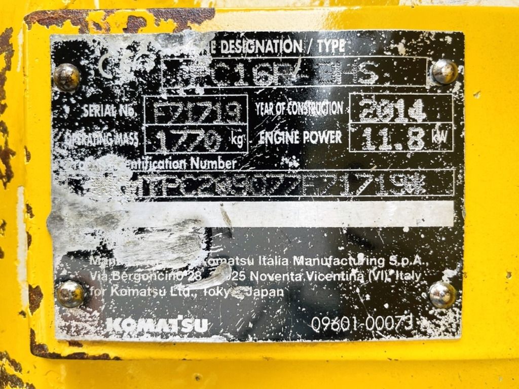 2014 Komatsu PC16R-3HS mini excavator identification plate 2014 Komatsu PC16R-3HS mini excavator identification plate