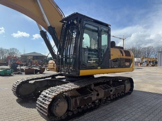 2010 Caterpillar 329D crawler excavator, side profile view 2010 Caterpillar 329D crawler excavator, side profile view