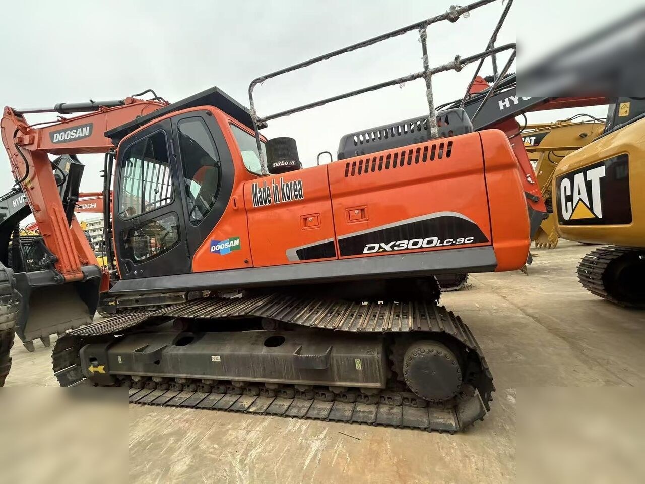2021 Doosan DX300LC-9C crawler excavator side view