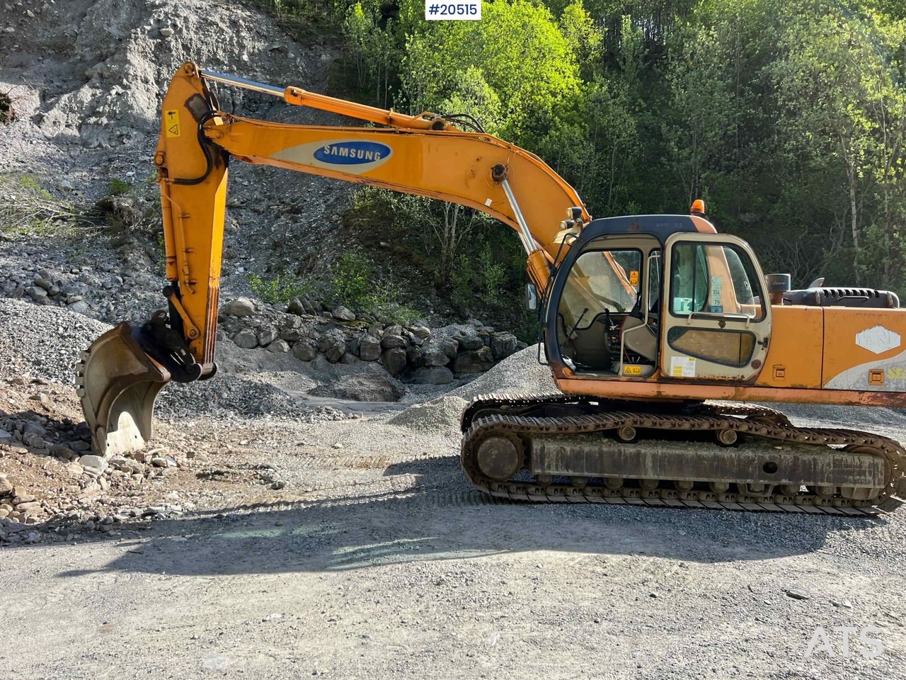 1999 Samsung SE210 LC-3 crawler excavator, side profile view 1999 Samsung SE210 LC-3 crawler excavator, side profile view