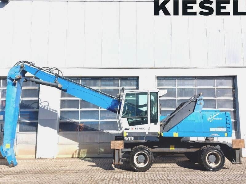 2013 Fuchs MHL335 E material handler, side view
