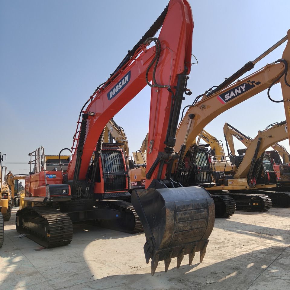 Escavatore Cingolato Doosan DX300LC-9C Escavatore Cingolato Doosan DX300LC-9C