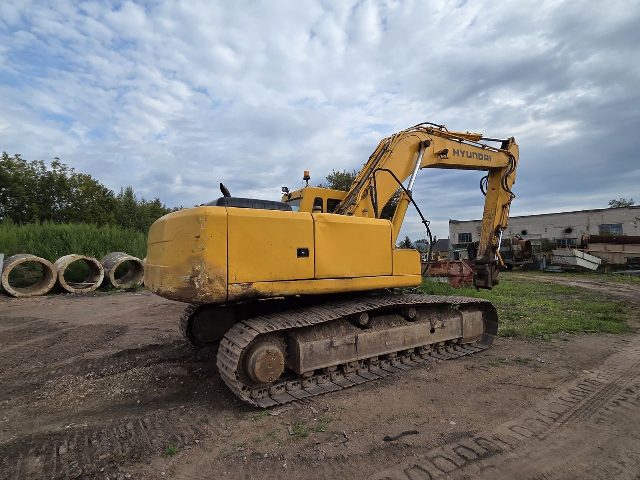 2006 Hyundai R290LC-7 crawler excavator, rear three-quarter view